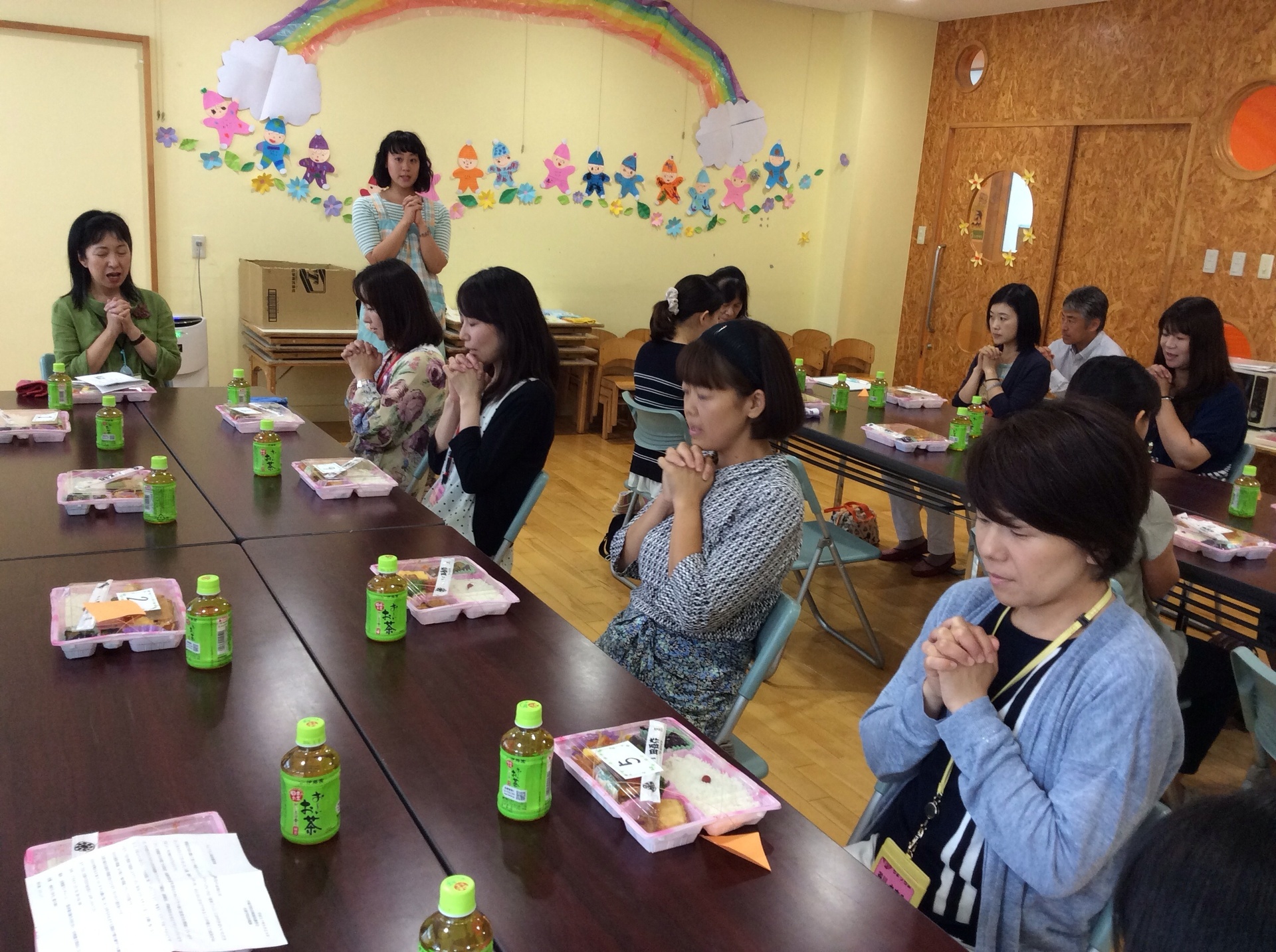 年少組昼食懇親会 ちょうちょ ことり 幼稚園トピックス